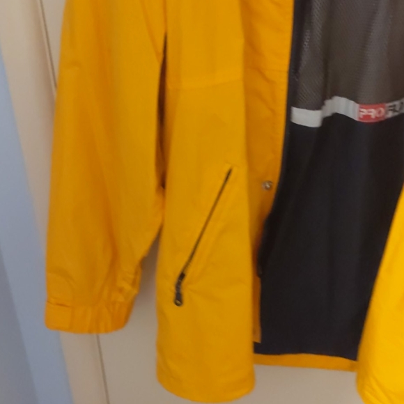 Yellow rain jacket - Picture 3 of 3